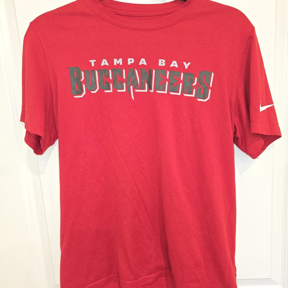 Nike‎ Red Tampa Bay Buccaneers Men's Shirt Dri Fit Size Medium